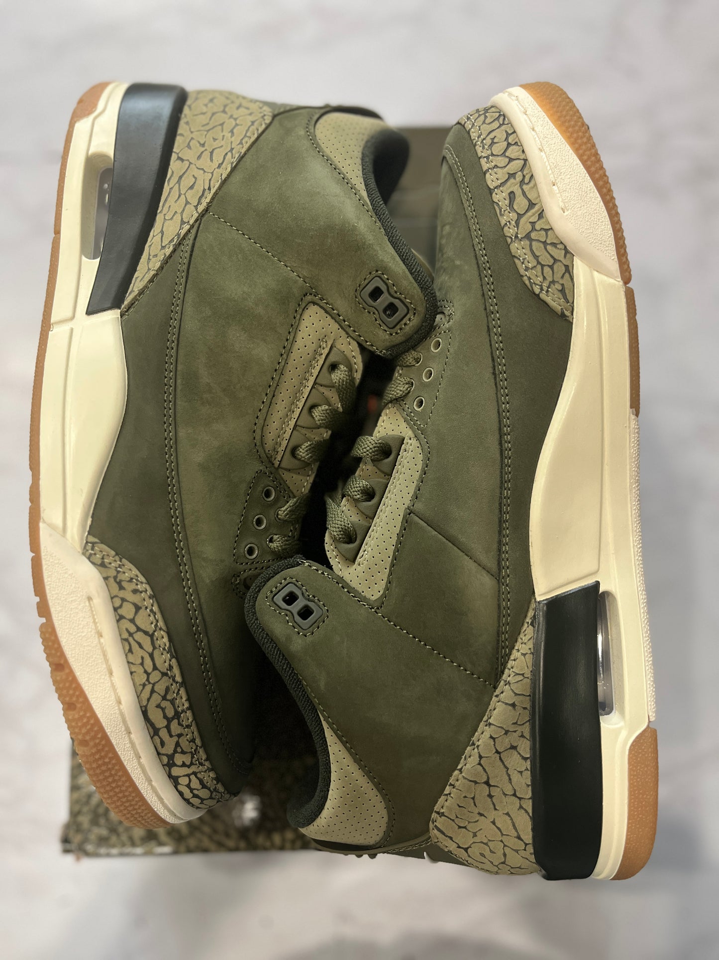 Jordan 3 Retro Family Affair PRE-OWNED