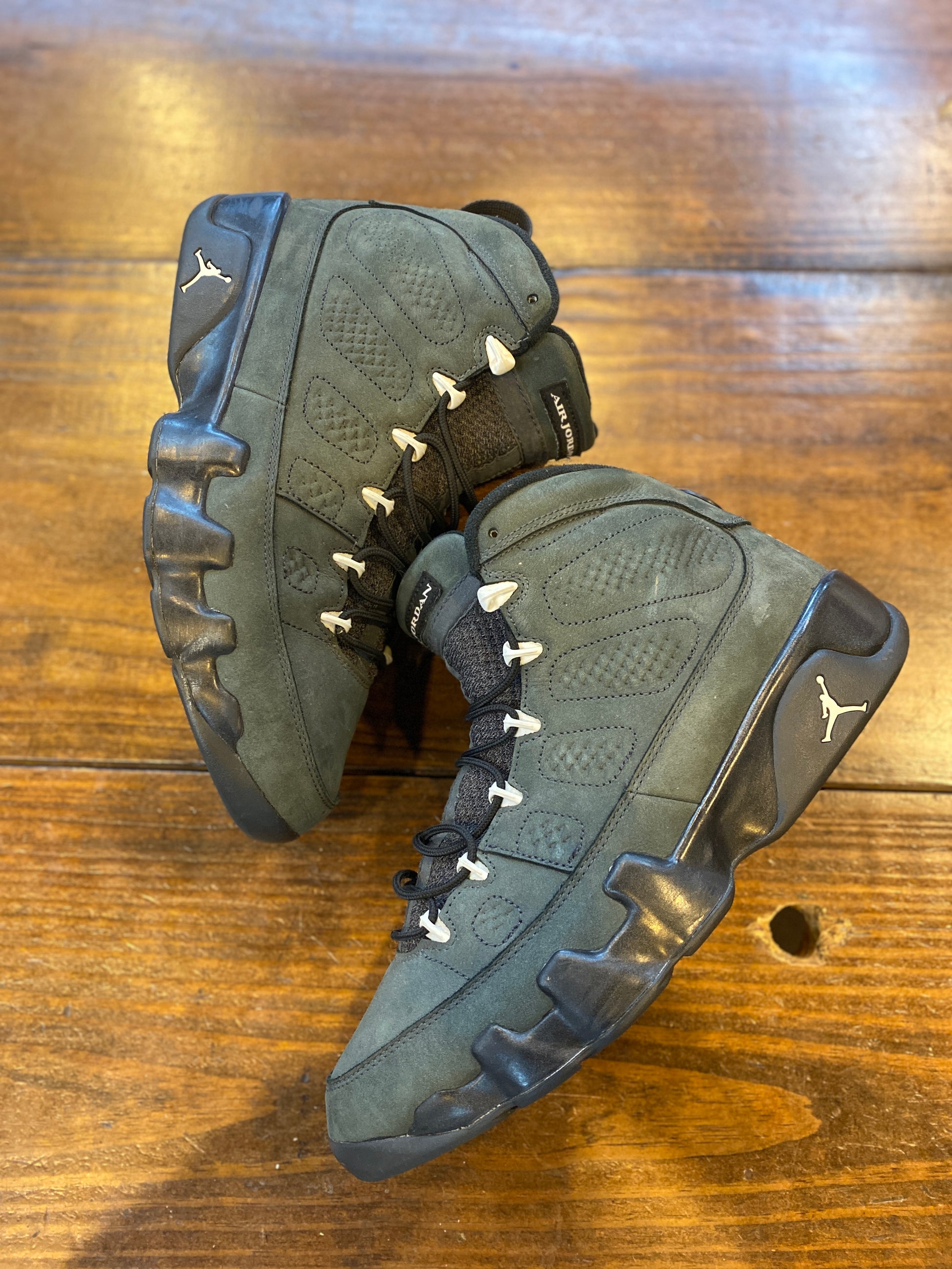 Jordan 9 Retro Anthracite PRE-OWNED