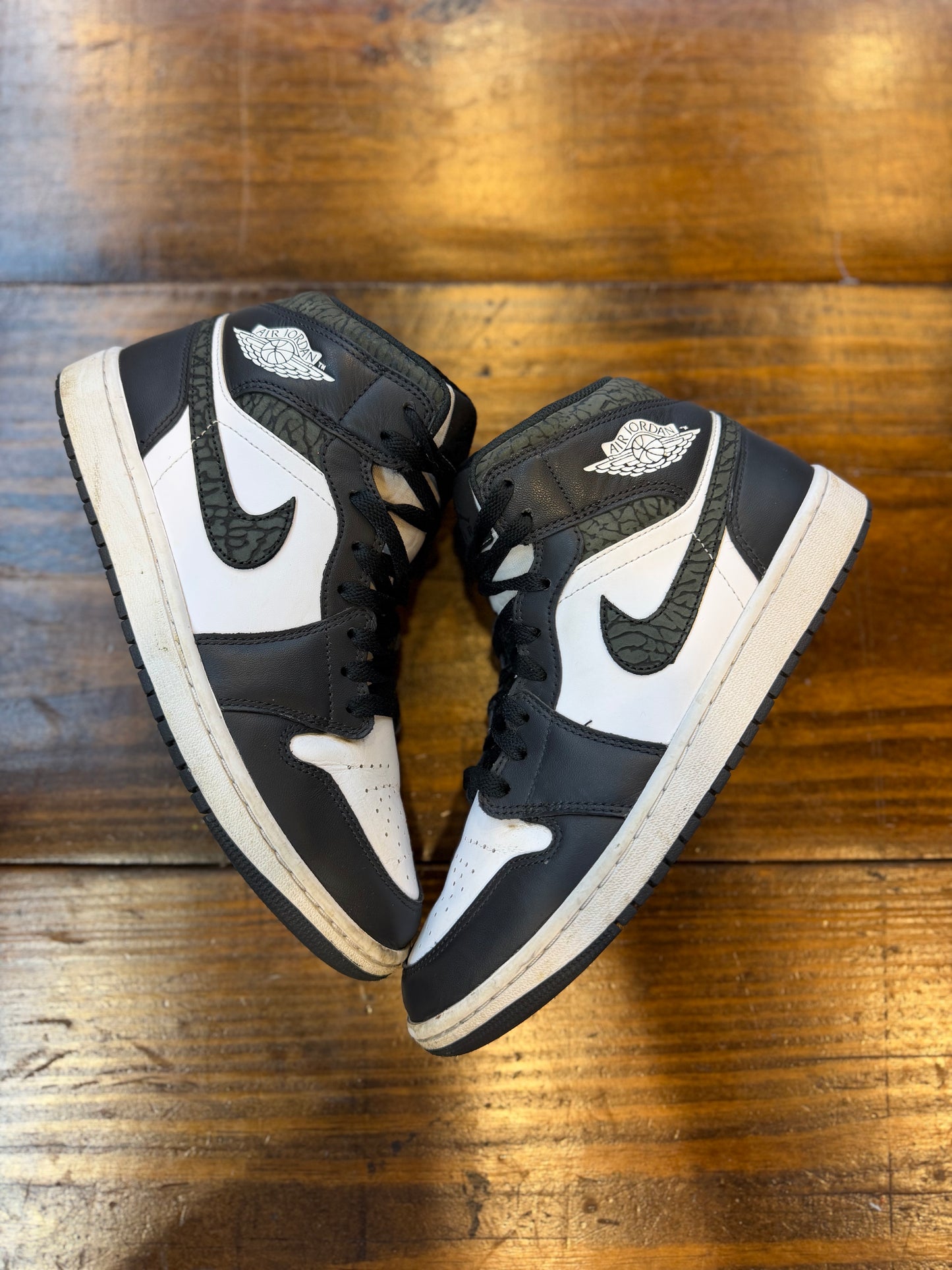 Jordan 1 Mid SE Panda Elephant PRE-OWNED