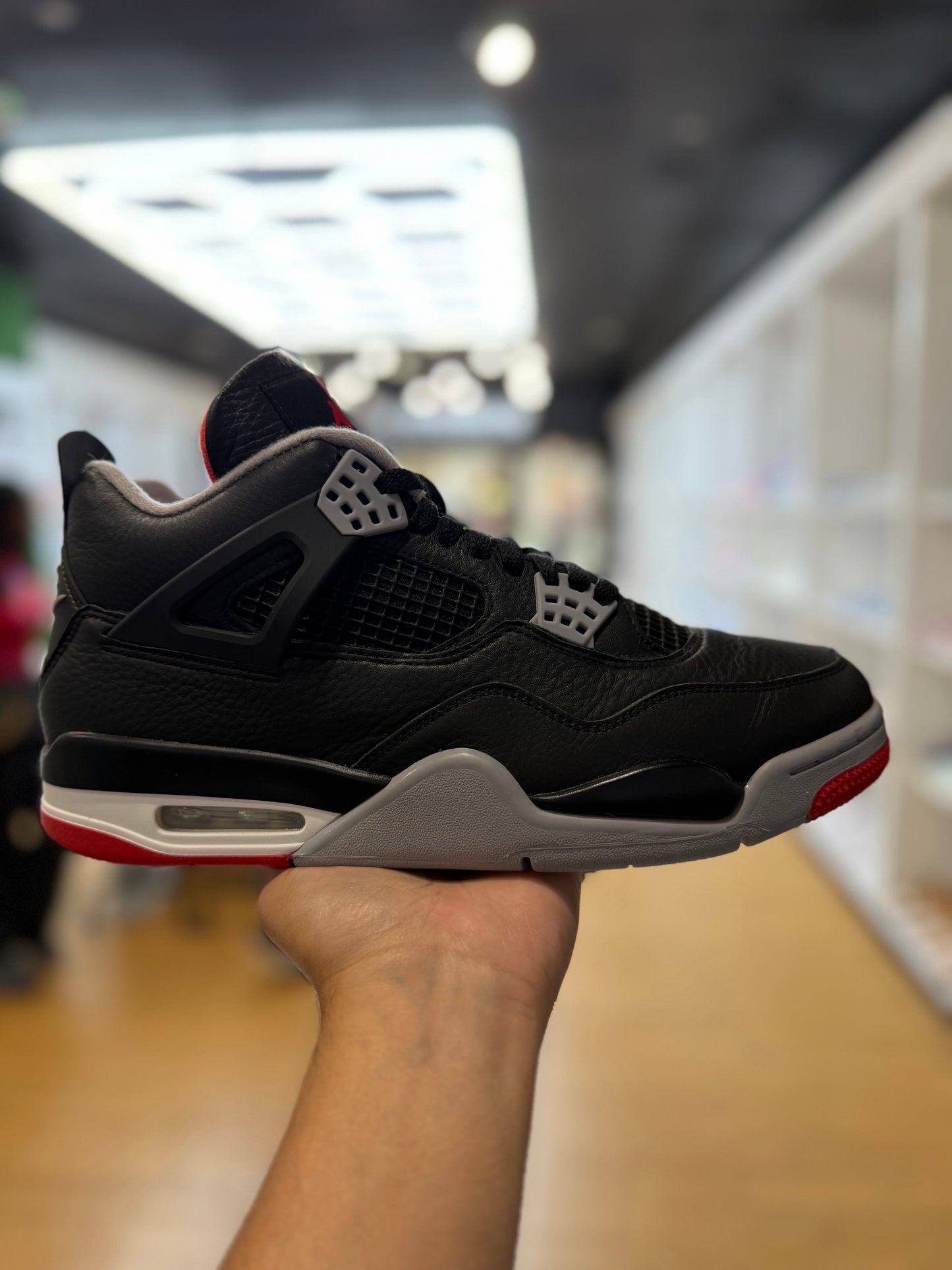 Jordan 4 Retro Bred Reimagined PRE-OWNED