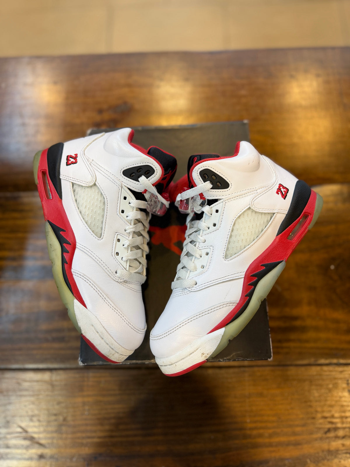 Jordan 5 Retro Fire Red Black Tongue (2025) (GS) PRE-OWNED