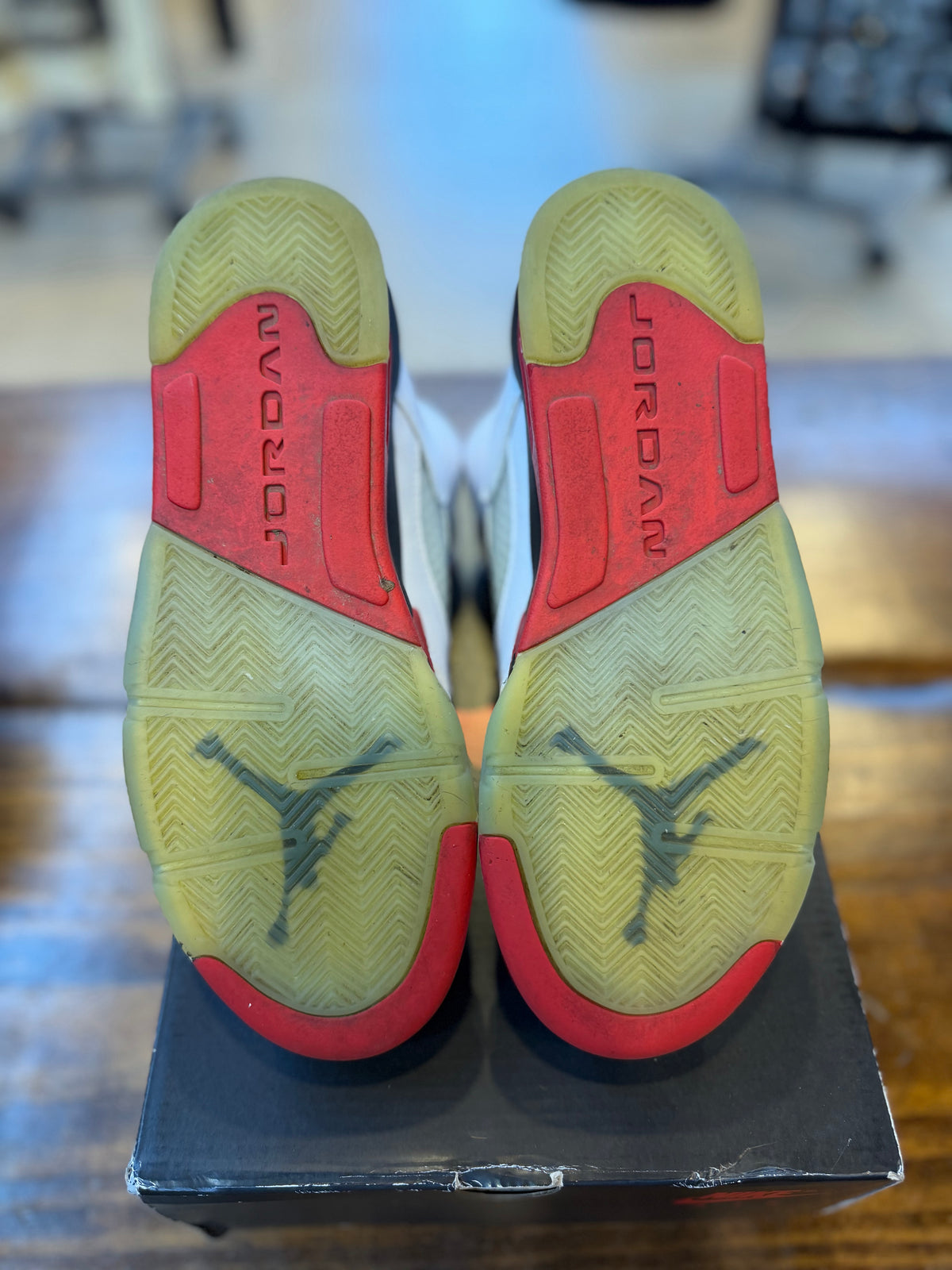 Jordan 5 Retro Fire Red Black Tongue (2025) (GS) PRE-OWNED