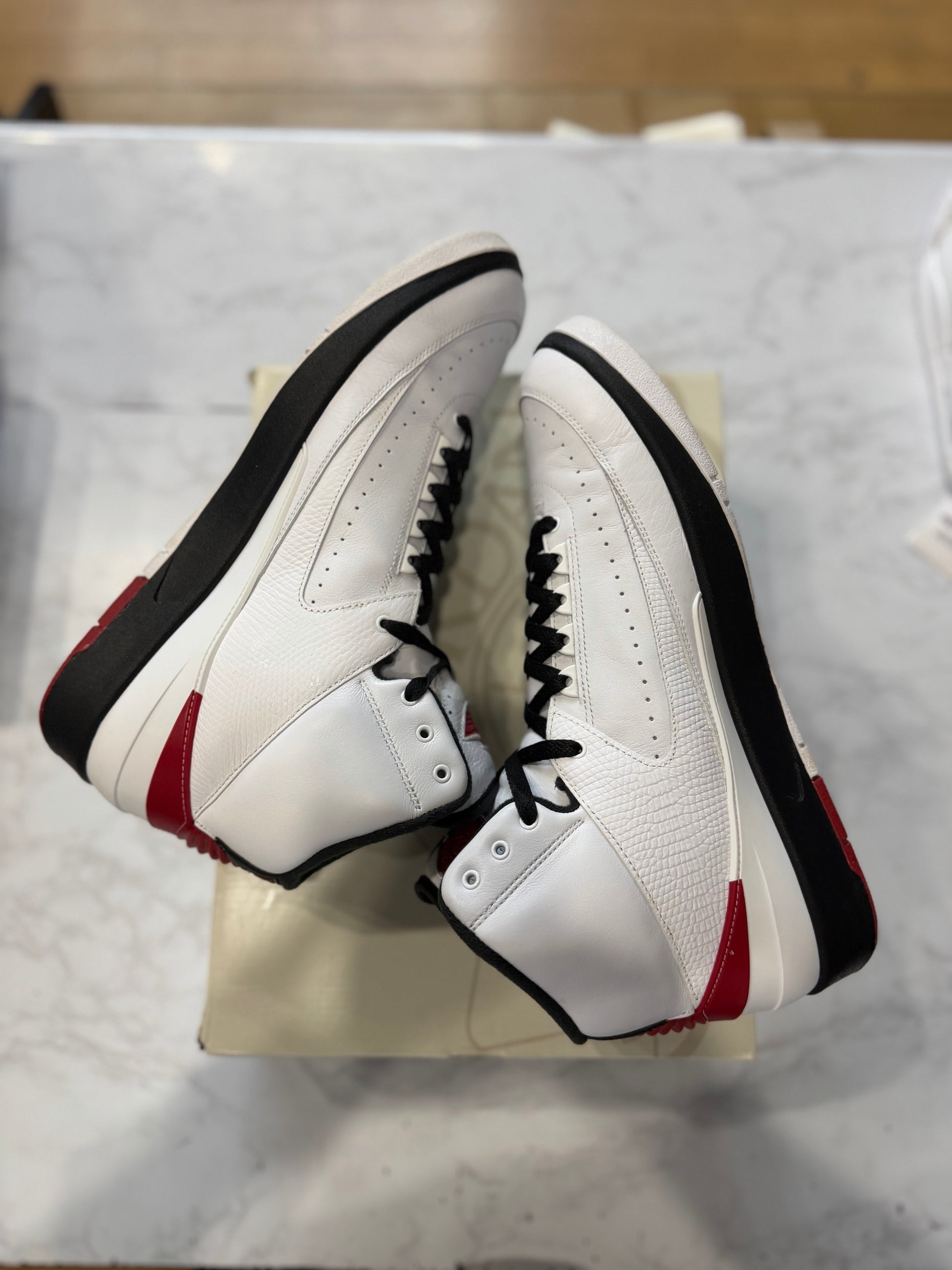 Jordan 2 Retro OG Chicago (2022) PRE-OWNED