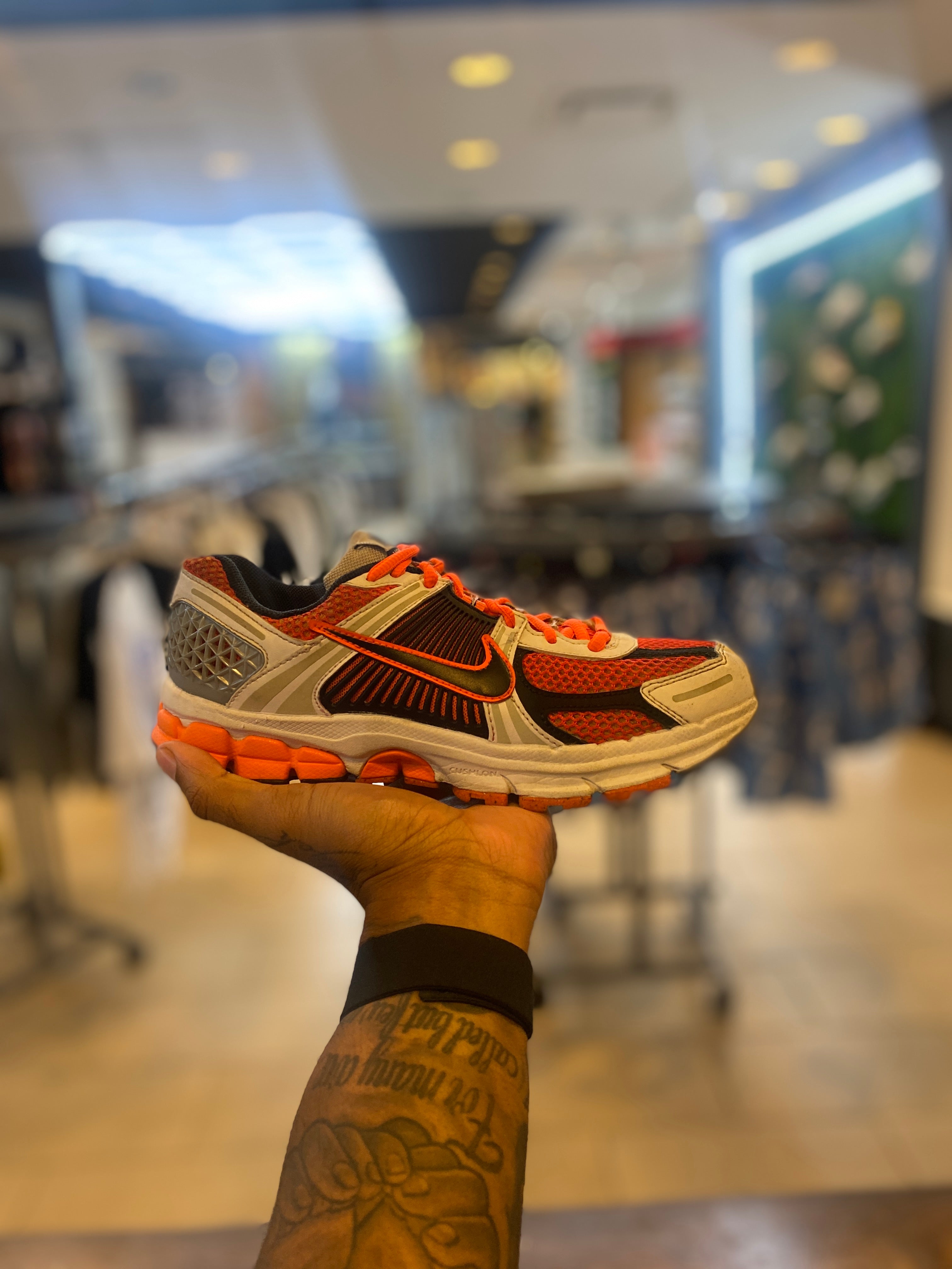 Nike Zoom Vomero 5 Total Orange (GS) PRE-OWNED