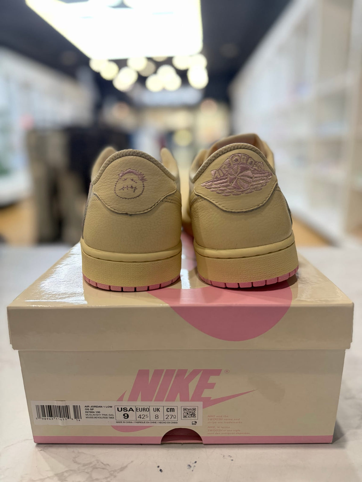 Jordan 1 Retro Low OG SP Travis Scott Shy Pink PRE-OWNED