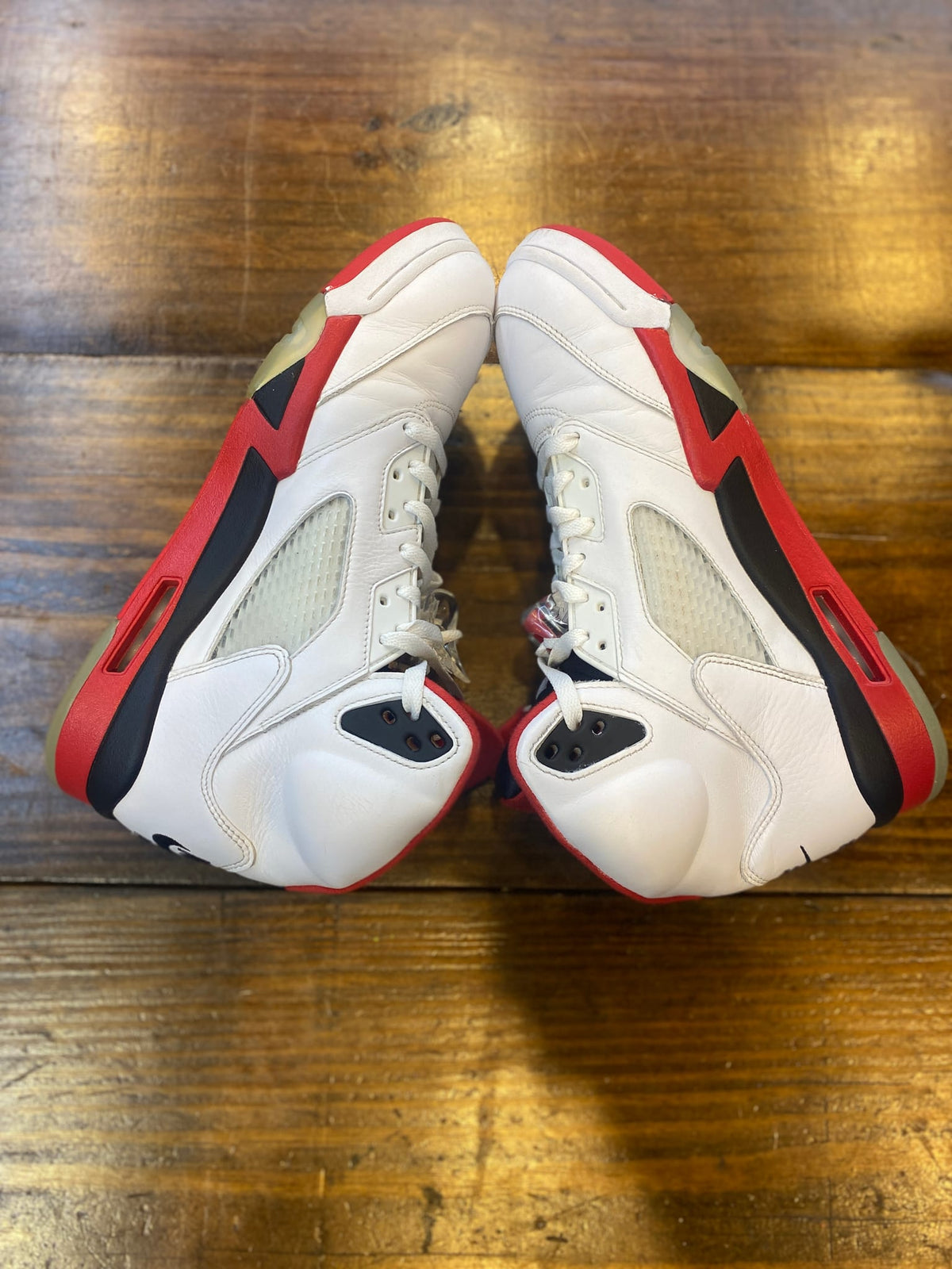 Jordan 5 Retro Fire Red Black Tongue (2025) PRE-OWNED