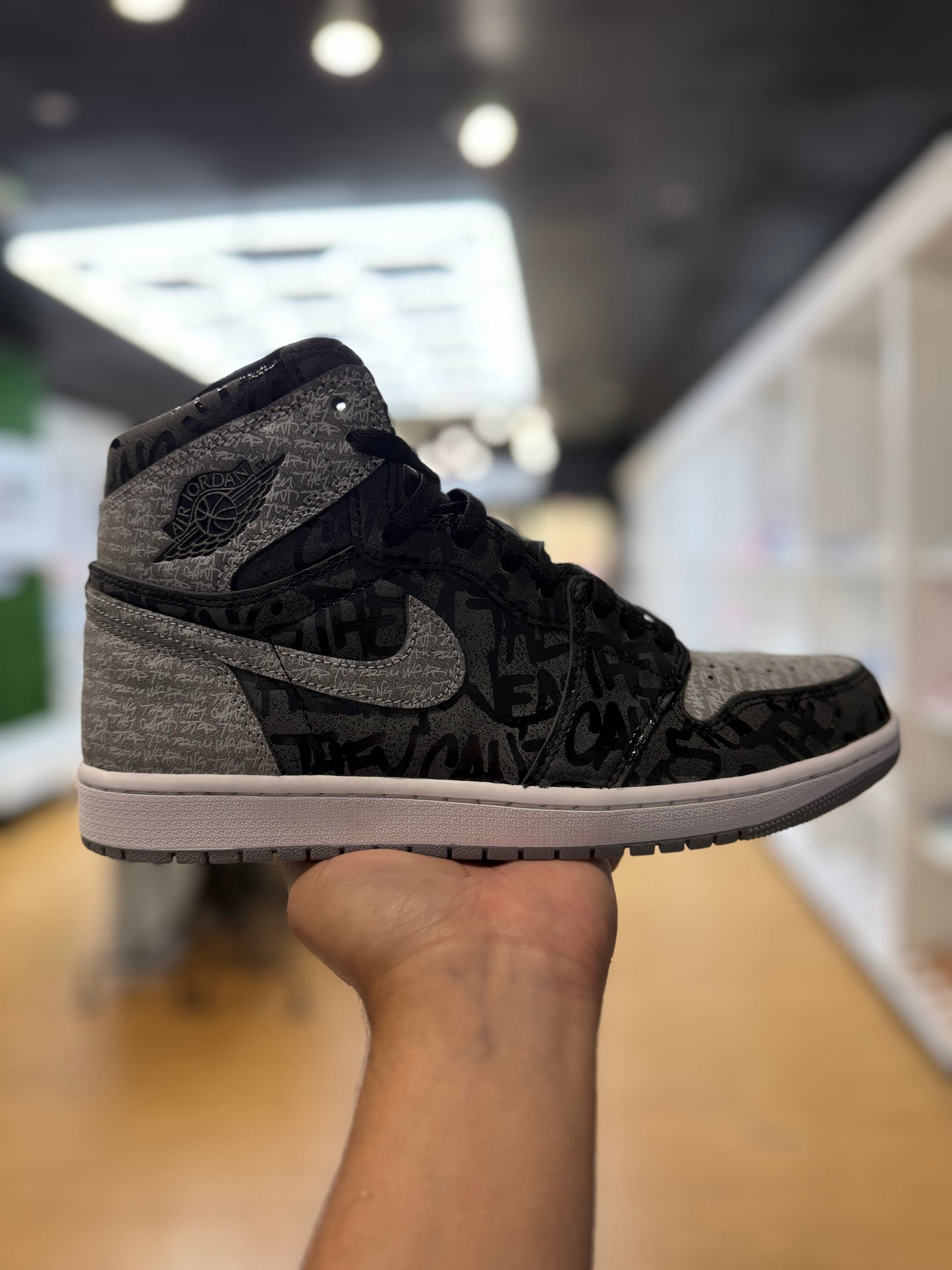 Jordan 1 Retro High OG Rebellionaire PRE-OWNED