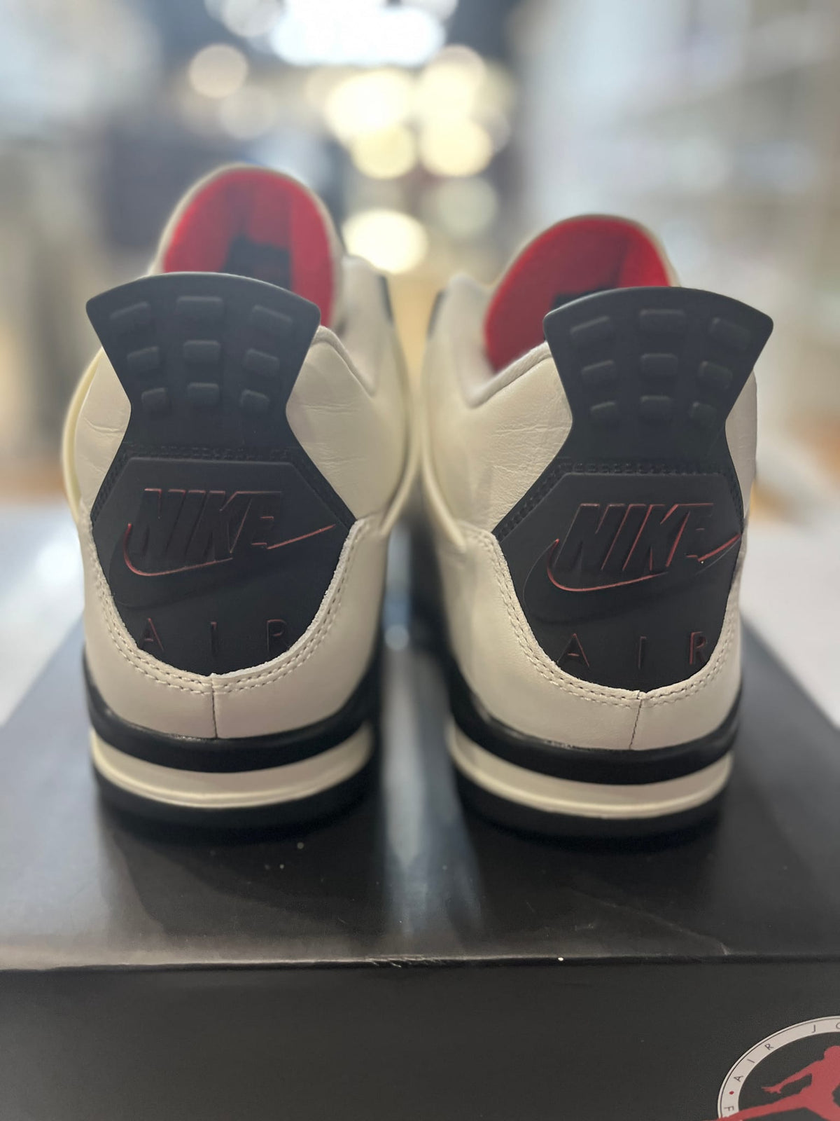 Jordan 4 Retro OG Flight Club PRE-OWNED