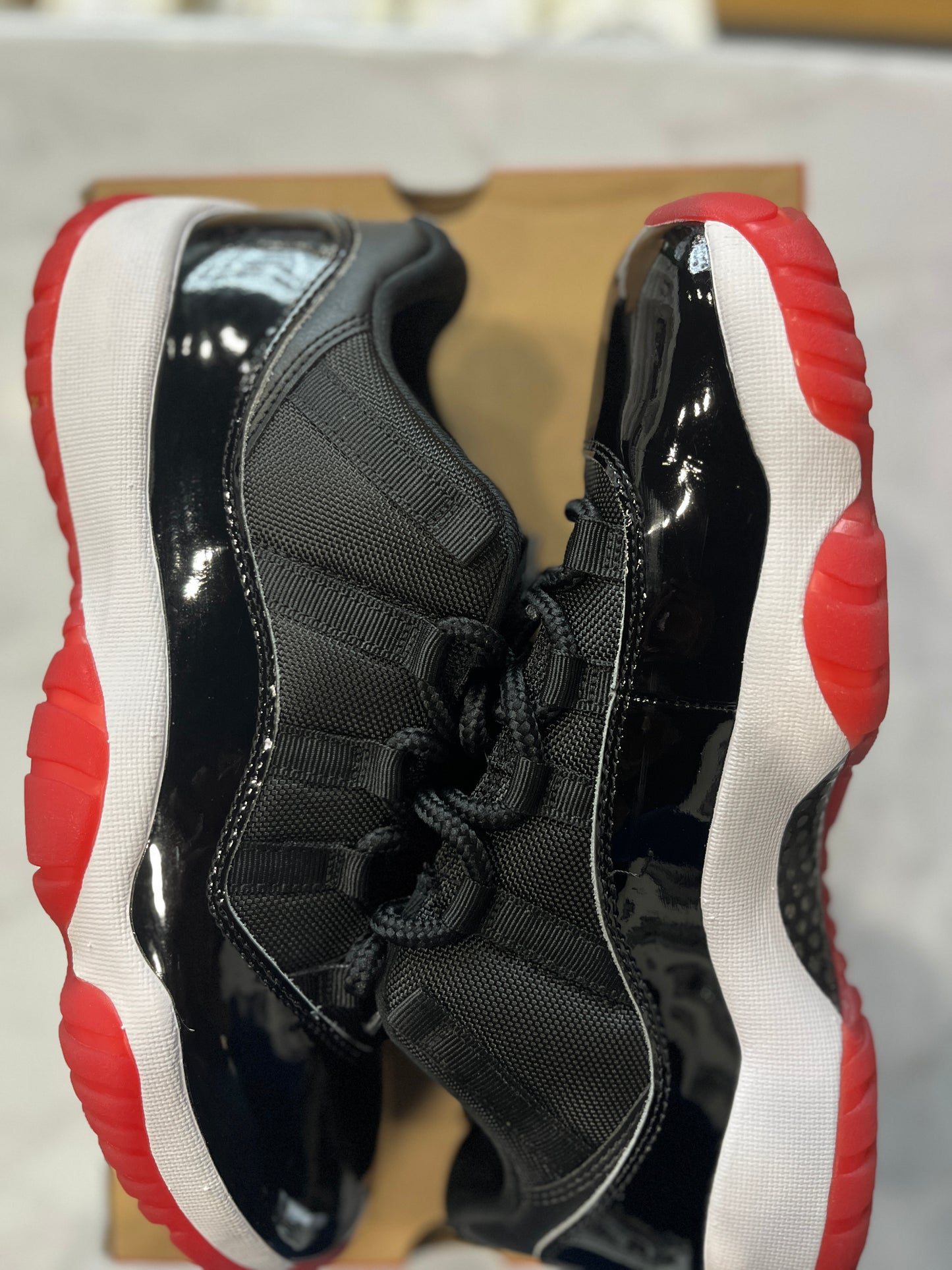 Jordan 11 Retro Low Bred (2025) PRE-OWNED