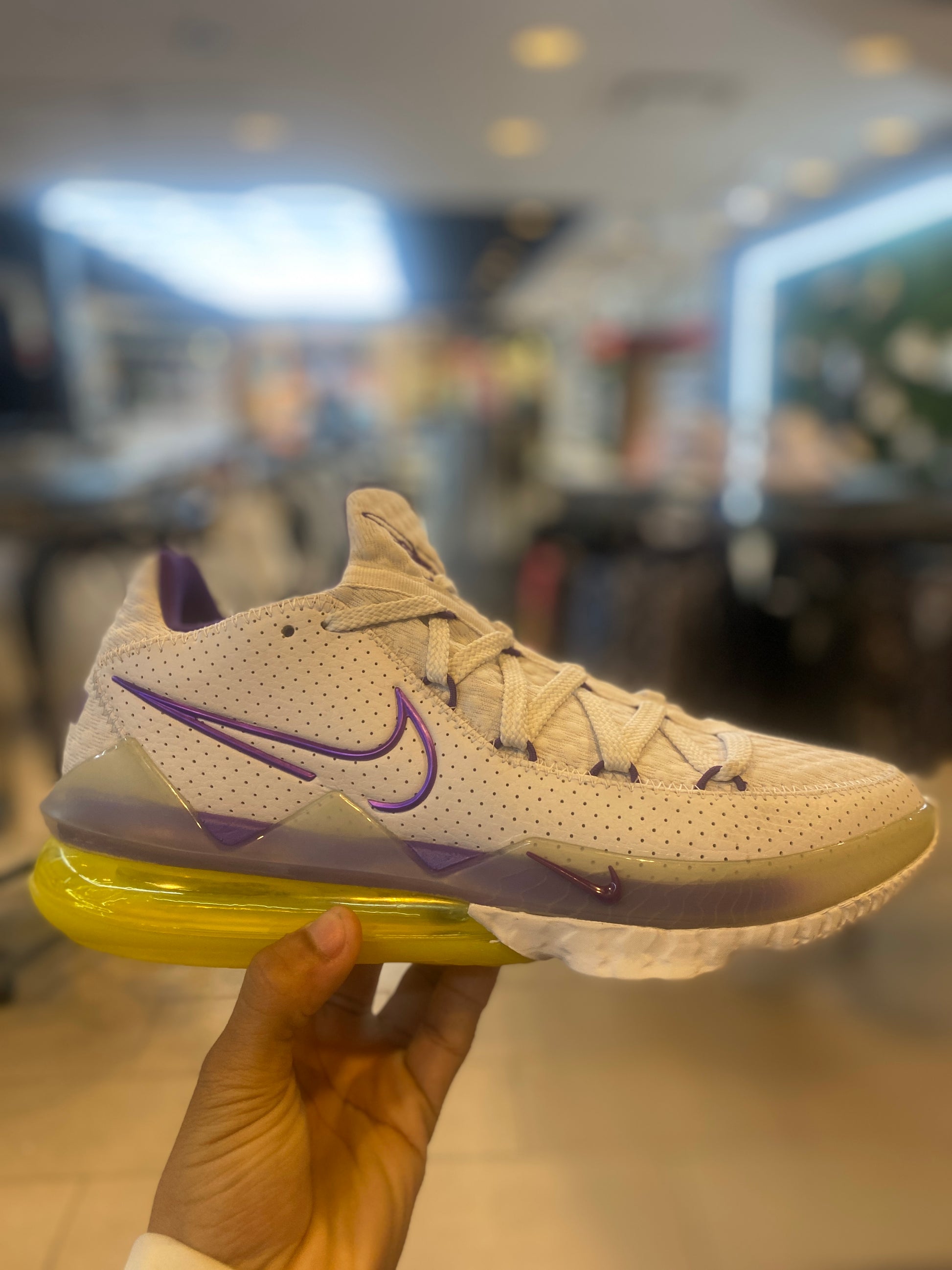 Nike LeBron 17 Low Lakers PRE-OWNED