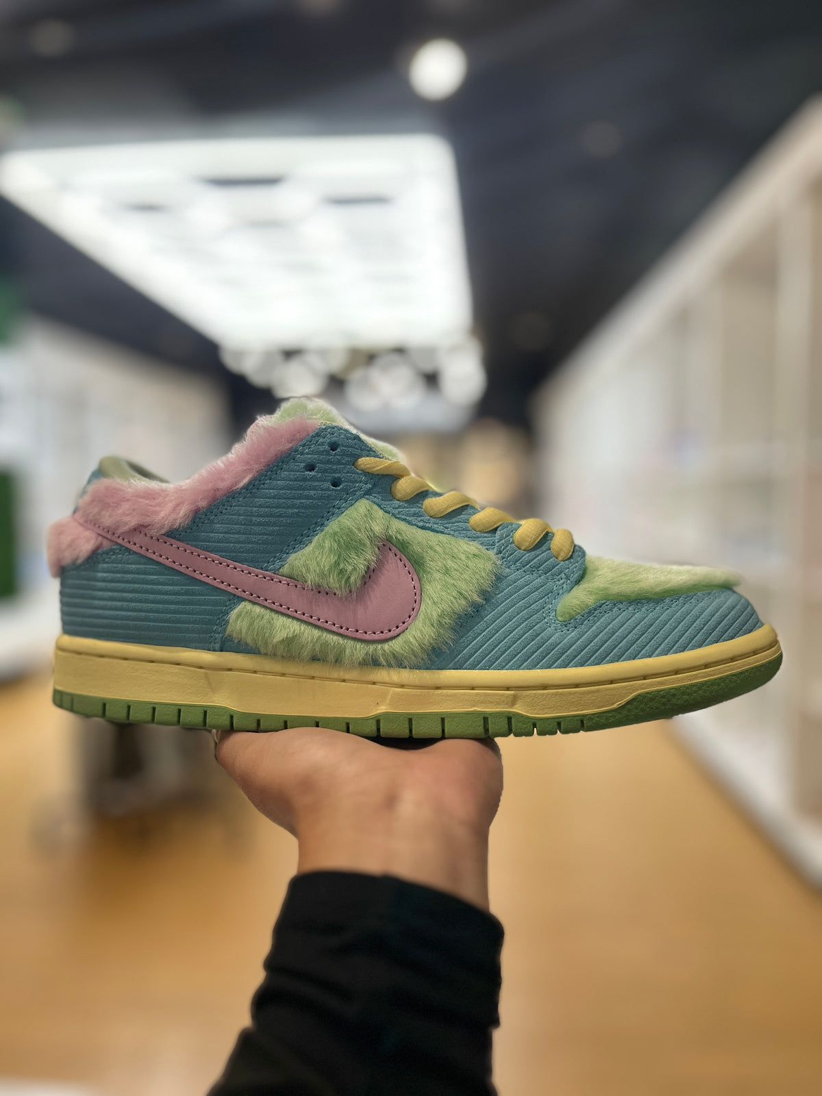 Nike SB Dunk Low Verdy Visty PRE-OWNED