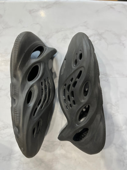 adidas Yeezy Foam RNR Onyx